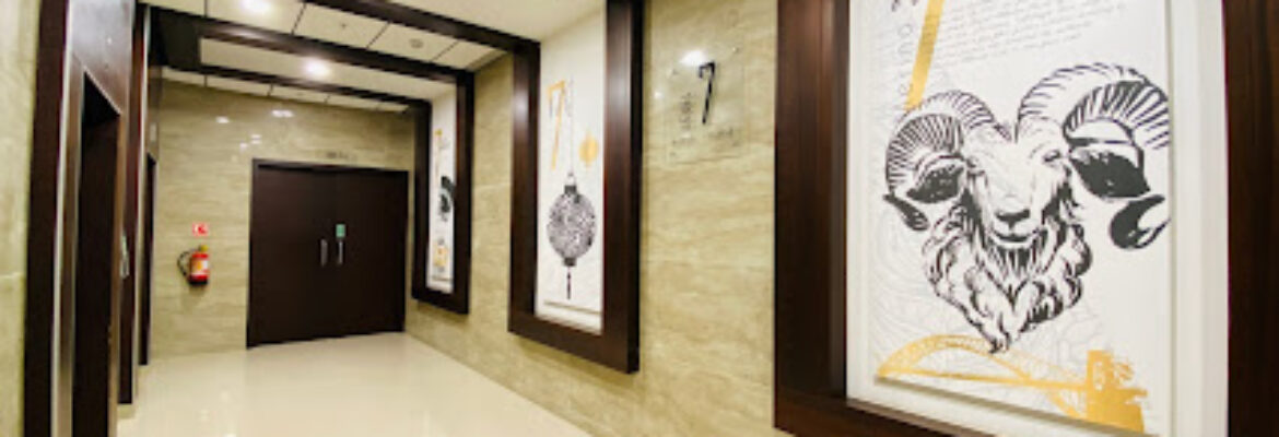 R&R Eye Care Hospital, Dadar | Dr. Rajesh Mishra | Dr. Riddhi Shah